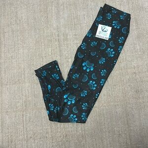 NWT yoga one size (2-12) paws